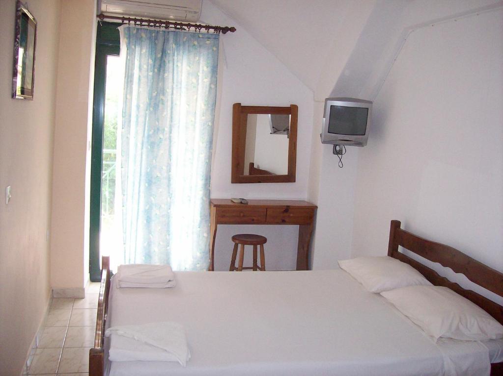 Petros Studios Poros  Rom bilde