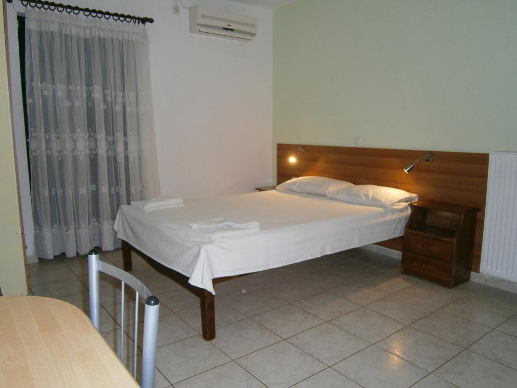 Petros Studios Poros  Rom bilde